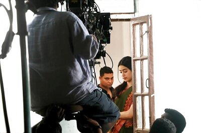 Janhvi Kapoor Resumes Shooting, Spotted On Dhadak Sets