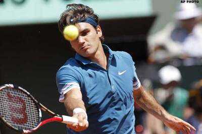 Federer enters 2nd round at French Open