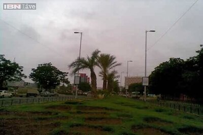 Large parts of Gujarat hit by rain, thunderstorm; one killed