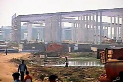 Singur talks to continue Monday amid solution signals