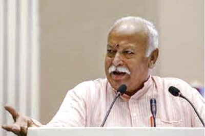 Muslim Cleric Slams RSS Chief Mohan Bhagwat for Calling 'Lynching of Cow' Anti-Hindutva