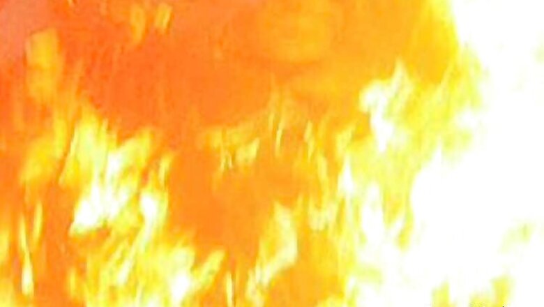 'Upset' over not being allotted chamber in court, lawyer tries to set himself on fire