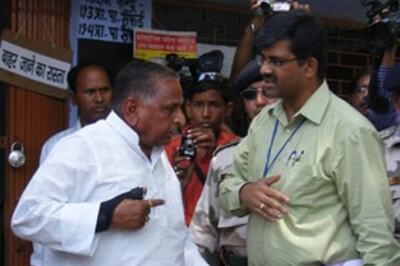 Mulayam throws a tantrum at poll officer
