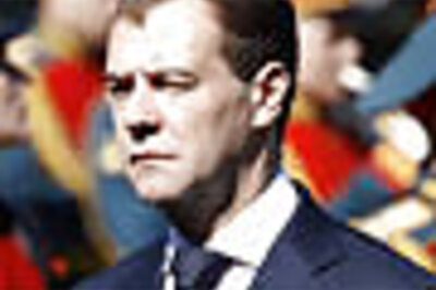 Russian president at Twitter, off to Silicon Valley