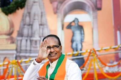 Beware of Rahul Gandhi's Promises, Madhya Pradesh CM Cautions Voters in Karnataka