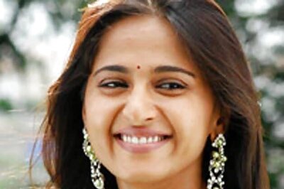 Anushka Shetty does a cameo in Karthi's 'Saguni'