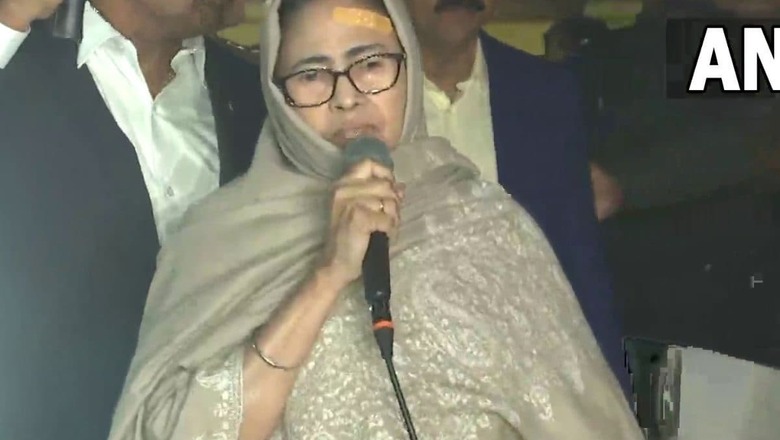 'I Could Have Died': Mamata Banerjee Injured As Her Car Meets With Accident in Bengal