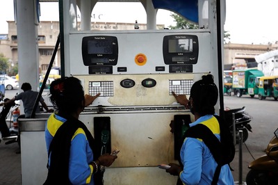 Petrol Prices Over Rs 100 In Mumbai, Kolkata And Other Indian Cities; Check Fuel Rates Here