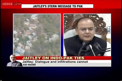 Jaitley holds discussions with Omar, Army officials over security in J&K