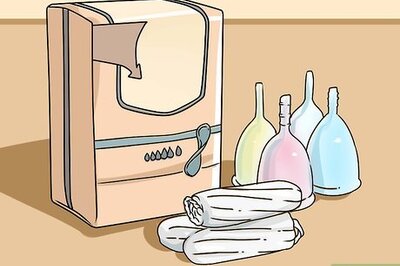 How to Stay Clean and Smelling Fresh on Your Period