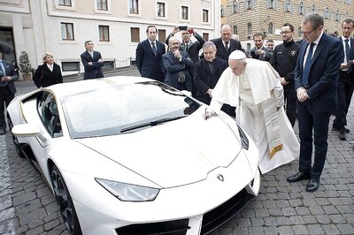 Holy Lamborghini Huracan RWD Coupe of Pope Francis Auctioned for Rs 5.76 Crore