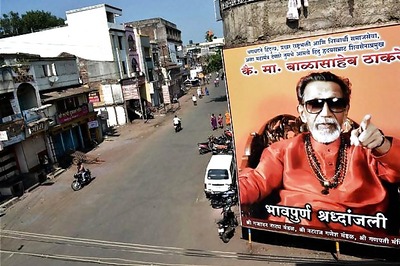 For second day, Thackeray papers have black front page