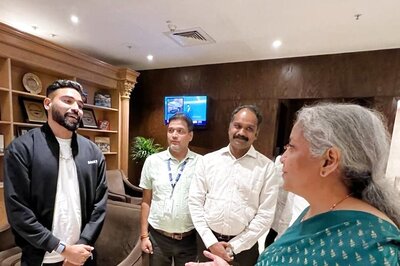 Finance Minister Nirmala Sitharaman Meets Mohammed Siraj at Hyderabad Airport