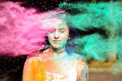 Holi 2021: Here’s How to Protect Your Eyes While Playing With Colours