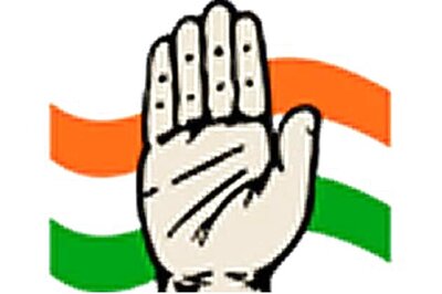 LS polls: Congress promises free TVs, laptops in Seemandhra