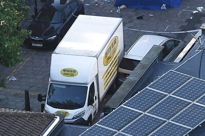 One Dead, Eight Injured in 'Potential Terrorist Attack' Near London Mosque