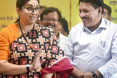 West Bengal: Smriti Irani Inaugurates Sealdah Metro Station, Mamata Banerjee Skips Event