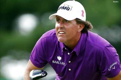 Mickelson grabs Quail Hollow lead at halfway mark