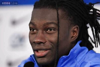 Newcastle agree fee for Lyon striker Bafetimbi Gomis