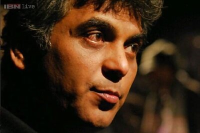 Police attacked over Bengali filmmaker Suman Mukhopadhyay's detention