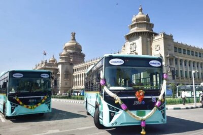 Karnataka Chief Minister Flags Off First-ever Rollout of Electric Buses in Bengaluru