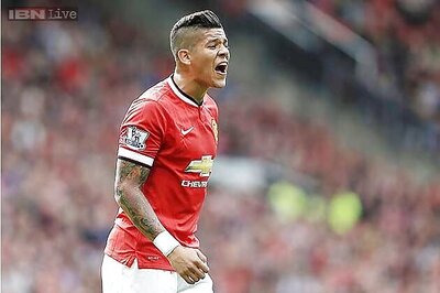 Manchester United's Marcos Rojo out for 6 weeks with shoulder injury