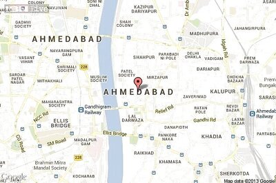 Art gallery exhibiting Pakistani artists' paintings vandalised