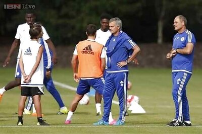 Mourinho's Chelsea eye early chance to strike blow on Arsenal