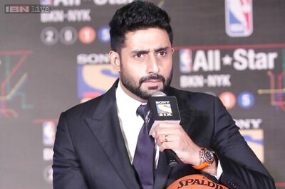 Abhishek Bachchan congratulates Mahendra Singh Dhoni on becoming a father