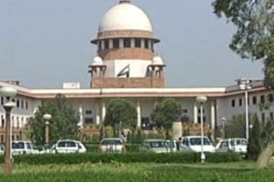 Aus attacks continue, SC acts tough with Govt