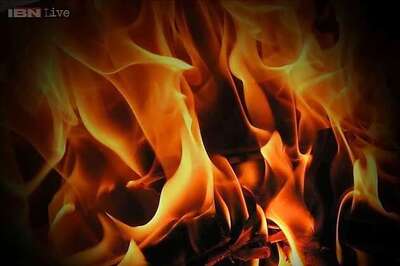 Over 200 wedding guests at Indian restaurant in UK escape fire