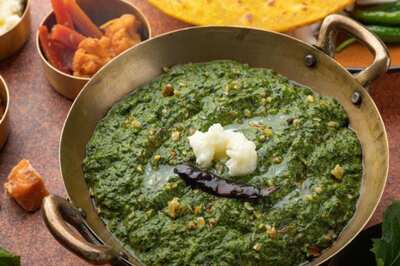 Embrace Winter with Sarso Ka Saag from These Top Restaurants