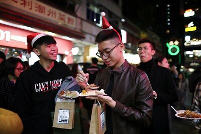 'We're All Family Now': Protesters Gather for Free Christmas Dinner in Hong Kong