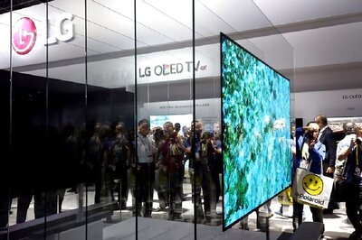 CES 2018: LG Presents OLED TV With a Screen That Rolls up Into Its Base