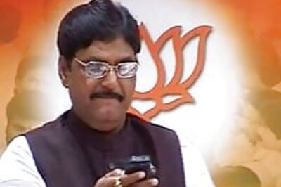 Munde BJP's CM candidate in Maharashtra: Advani