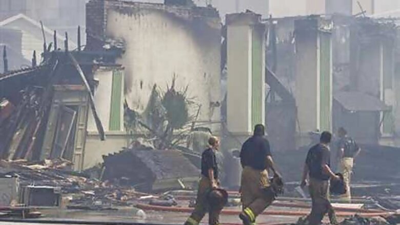 Four firefighters die, five injured battling Houston blaze