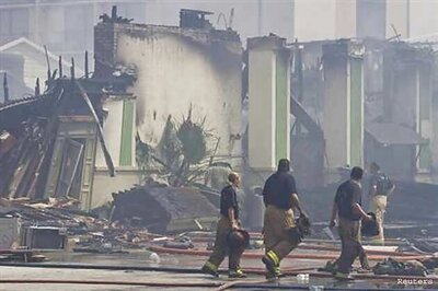 Four firefighters die, five injured battling Houston blaze