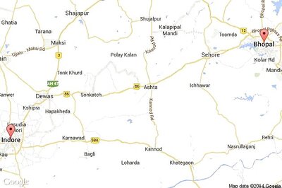 Two killed as car collides with a tree on Indore-Bhopal road