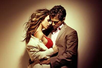 10 Signs That a Man Thinks You’re Hot, and is Attracted