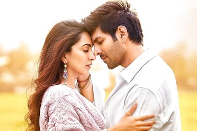 Kartik Aaryan And Kiara Advani Kickstart Satyaprem Ki Katha Promotions From Jaipur; Watch