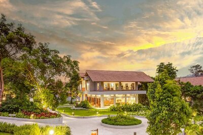 Summer Escapes with Royal Stays and Nature Getaways