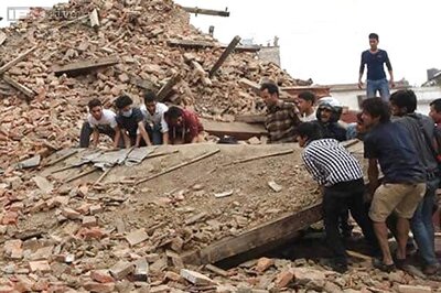 Uttar Pradesh government offers help for earthquake-hit Nepal