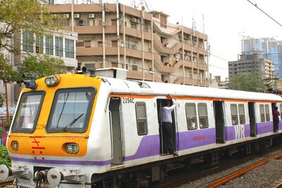 Mumbai Local Train Travel from Aug 15: E-pass Facility Launched for Fully Vaccinated Citizens