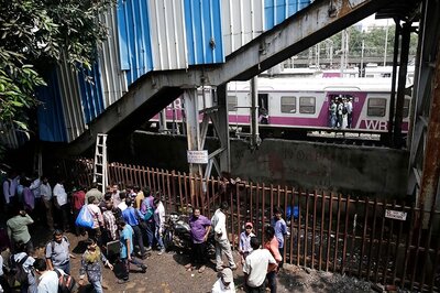 Mumbai Prabhadevi Station Stampede: Short Circuit Led to Panic?