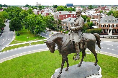 Virginia gov faces new hurdle in bid to remove Lee statue