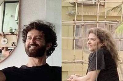 Hrithik Roshan Shares Adorable Pic From 'Date' With Mom Pinkie Roshan