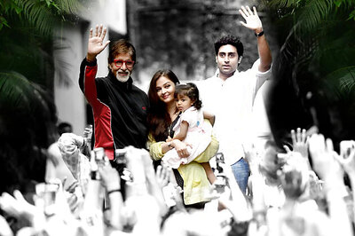 Aaradhya joins grandfather Amitabh Bachchan to greet fans at Jalsa