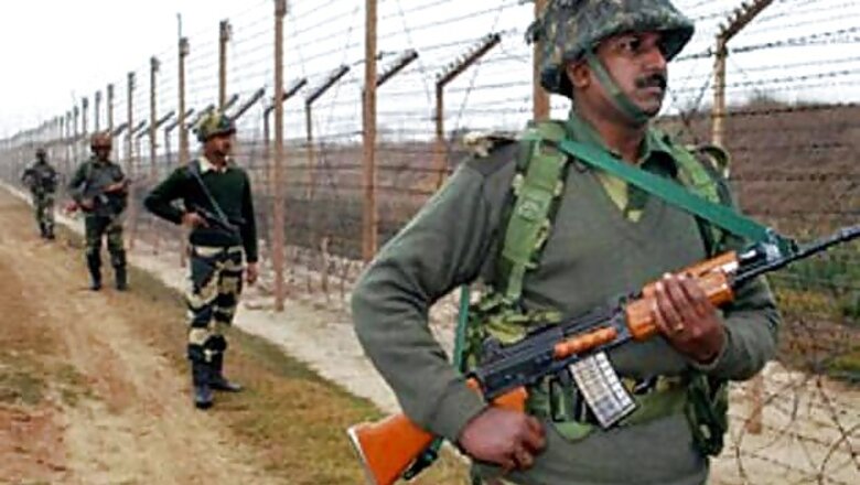 Pakistan: Army courts to be set up to try militants