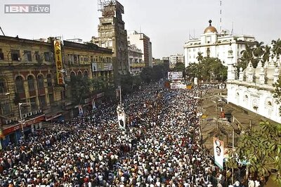 Amit Shah halts speech for azan, says won't give Mamata Bannerjee any excuse against him