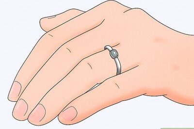 How to Wear an Engagement Ring
